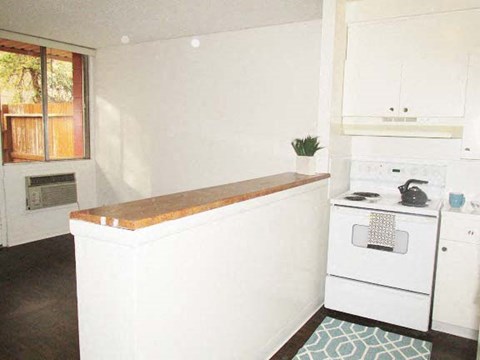 Oakland Summit Apartments