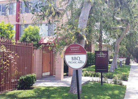 Oakland Summit Apartments