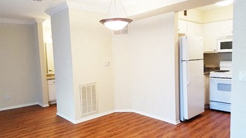330 North Screenland Drive Studio-2 Beds Apartment for Rent - Photo Gallery 6