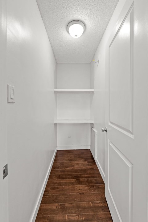 4516 75 St Nw 1-2 Beds Apartment for Rent