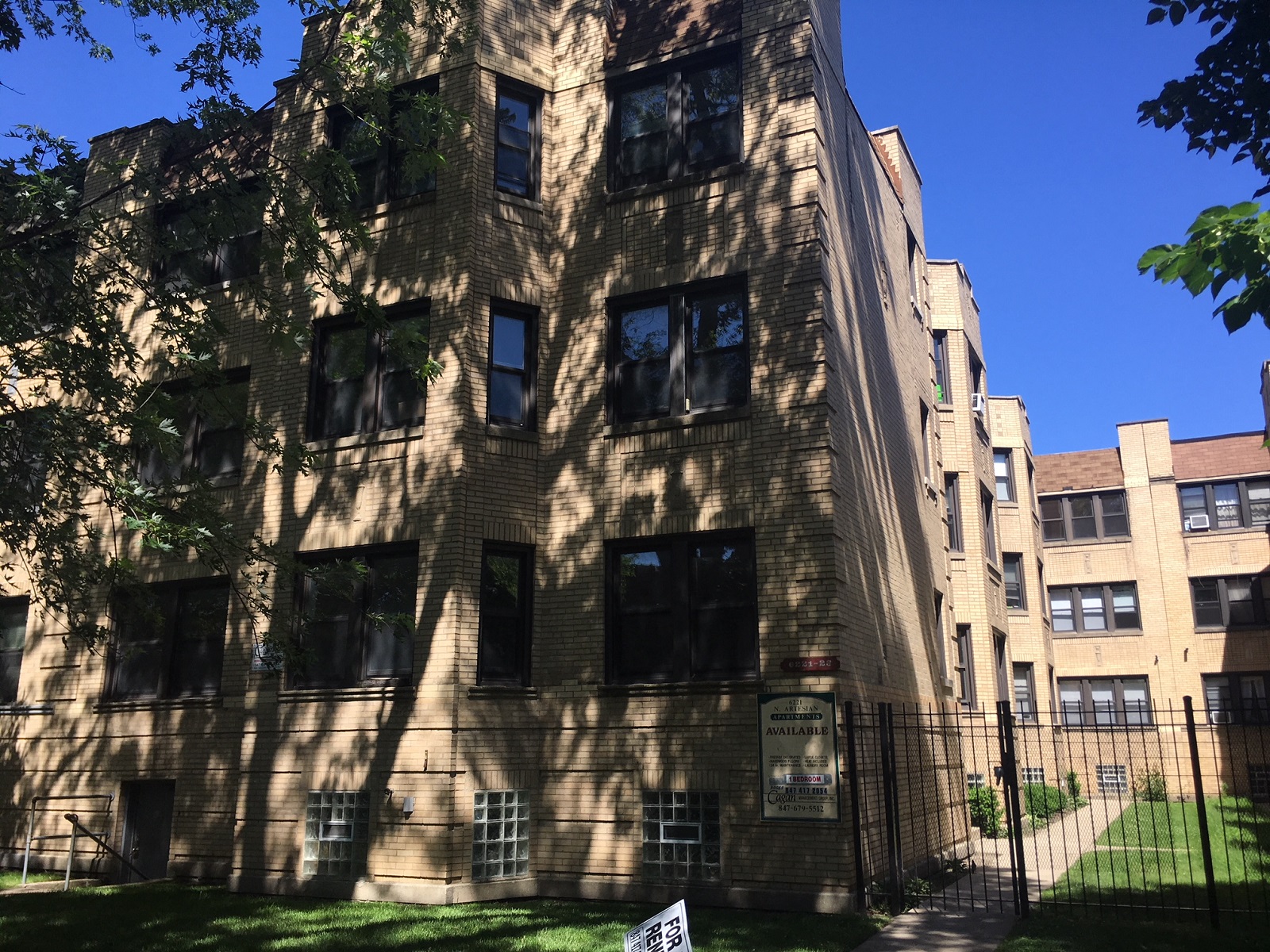 6221 Artesian Exterior