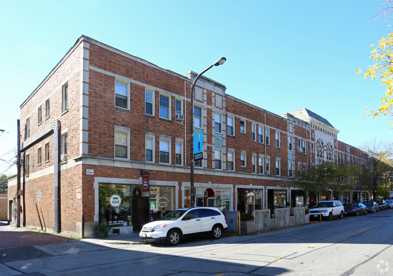810-32 Dempster/1245 Elmwood Exterior