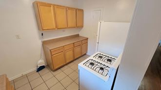 5507 N Lincoln 1-2 Beds Apartment for Rent