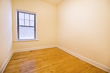 2989 N Lawndale 1-3 Beds Apartment for Rent - Photo Gallery 6