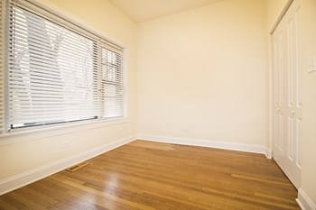 2989 N Lawndale 1-3 Beds Apartment for Rent - Photo Gallery 9