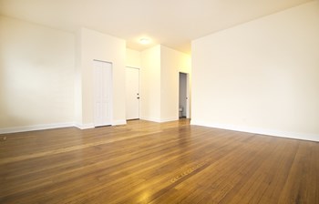 2989 N Lawndale 1-3 Beds Apartment for Rent - Photo Gallery 3