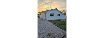 4/1 1209 sqft