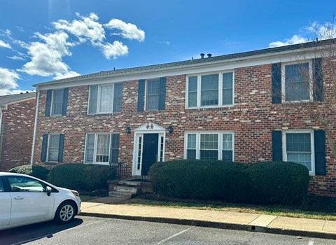 2527 Hydraulic Rd Unit 39 2 Beds Apartment for Rent