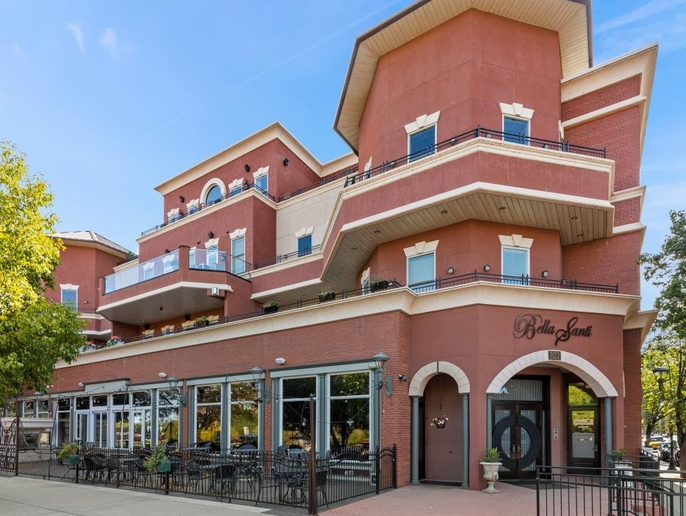 the building in which the hotel is located