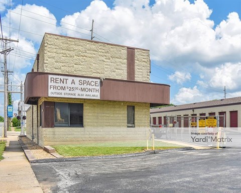 Storage Units for Rent available at 1324 East St Louis Street, Springfield, MO 65802