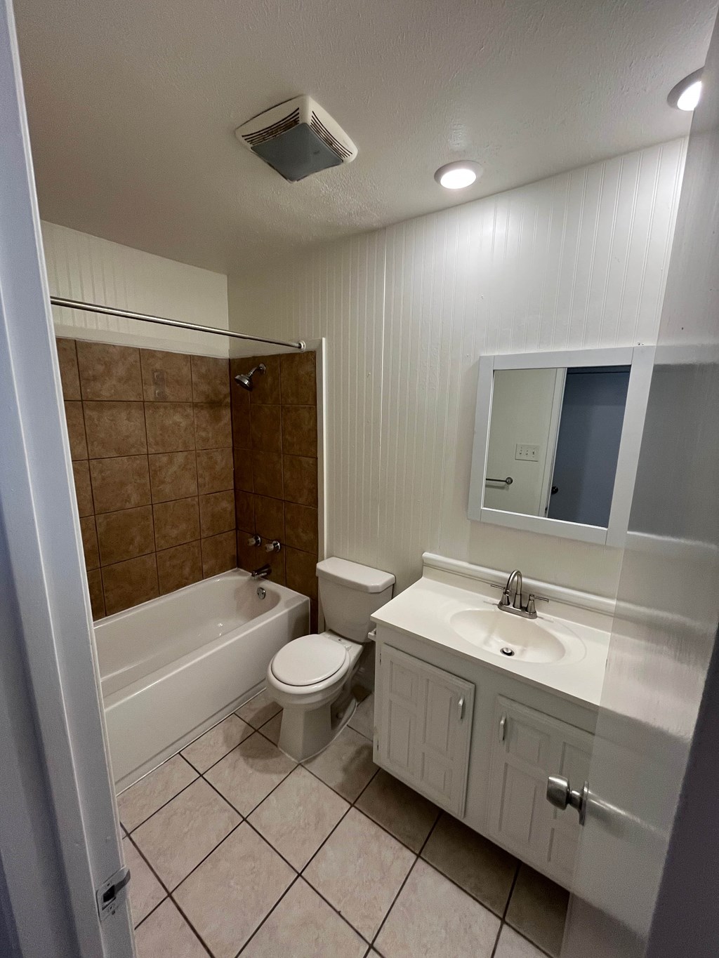 1810 Red Oak Ln 3 Beds House for Rent - Photo Gallery 21