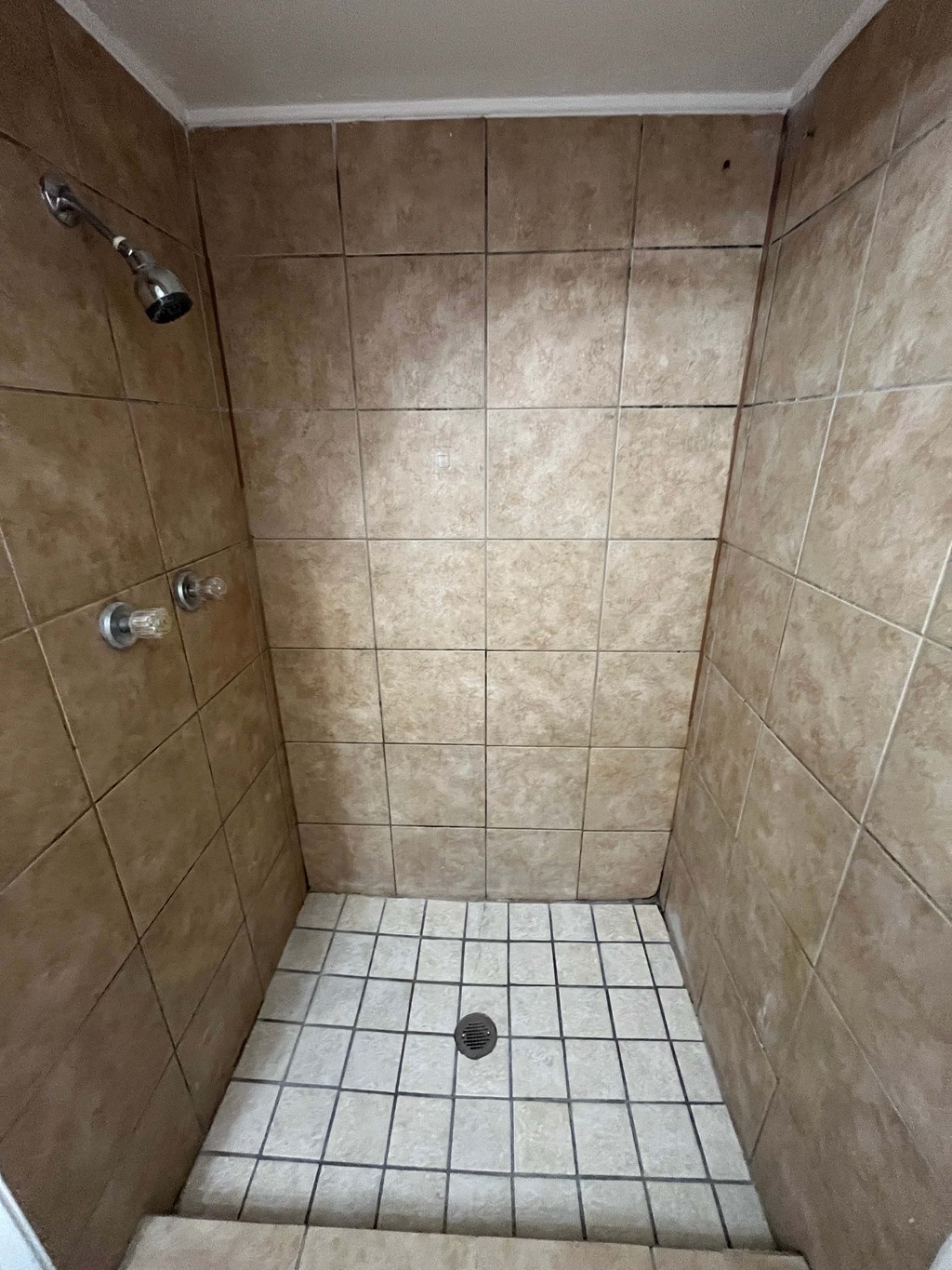 1810 Red Oak Ln 3 Beds House for Rent - Photo Gallery 20