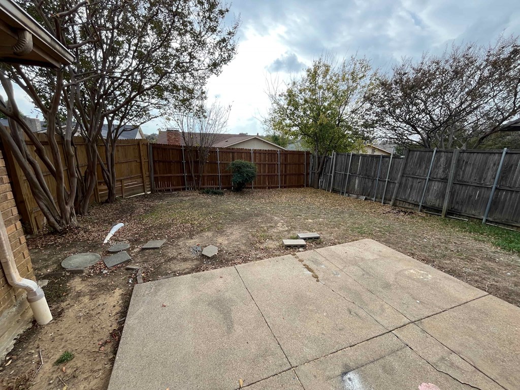 1810 Red Oak Ln 3 Beds House for Rent - Photo Gallery 23