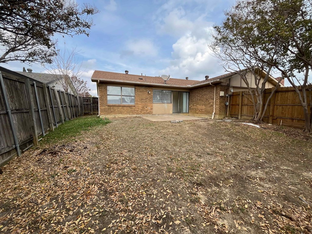 1810 Red Oak Ln 3 Beds House for Rent - Photo Gallery 22