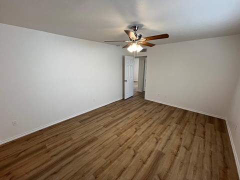2133 Quail Hollow Dr 3 Beds Apartment for Rent