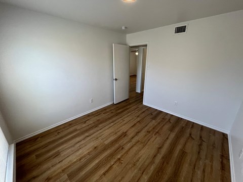 2133 Quail Hollow Dr 3 Beds Apartment for Rent
