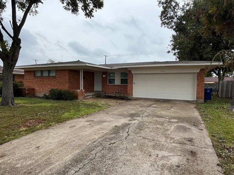 2214 Mockingbird Ln 3 Beds Apartment for Rent