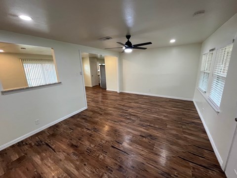 2214 Mockingbird Ln 3 Beds House for Rent - Photo Gallery 3