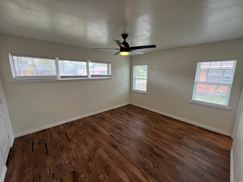 2214 Mockingbird Ln 3 Beds House for Rent - Photo Gallery 2