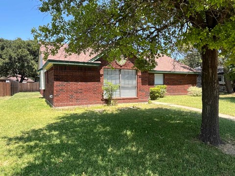 2405 Brookside Dr 3 Beds Apartment for Rent