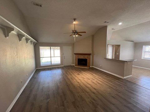 2405 Brookside Dr 3 Beds Apartment for Rent