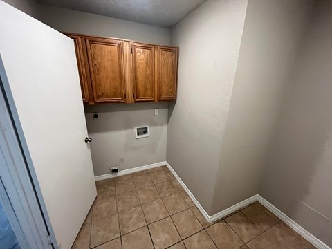 2405 Brookside Dr 3 Beds Apartment for Rent