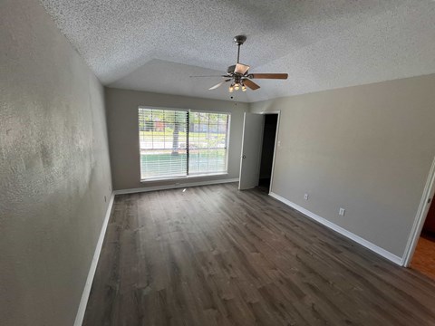 2405 Brookside Dr 3 Beds Apartment for Rent