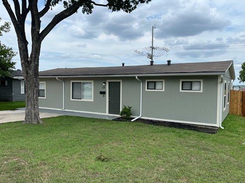 112 Derby Ln 3 Beds Apartment for Rent