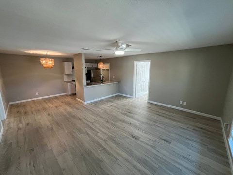 600 Royal Crest Dr 3 Beds Apartment for Rent