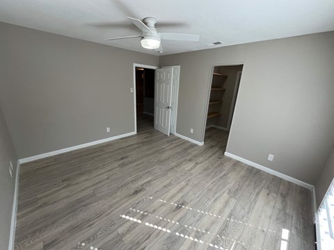 600 Royal Crest Dr 3 Beds Apartment for Rent