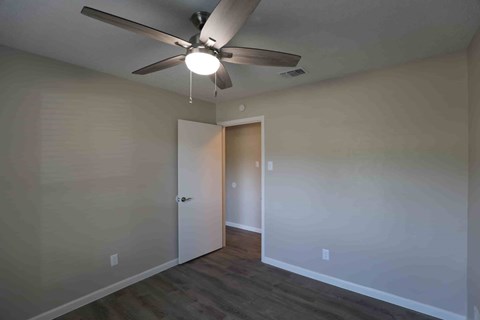 1733 Leicester St 3 Beds Apartment for Rent