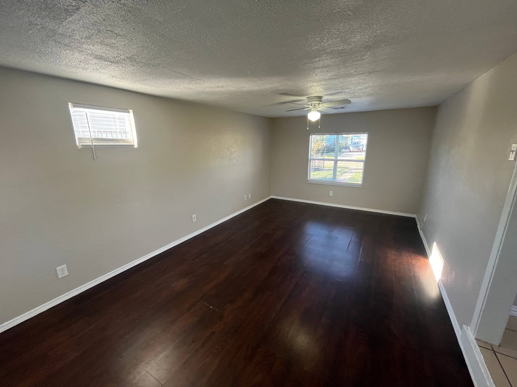 3248 S Llewellyn Ave 3 Beds House for Rent - Photo Gallery 15
