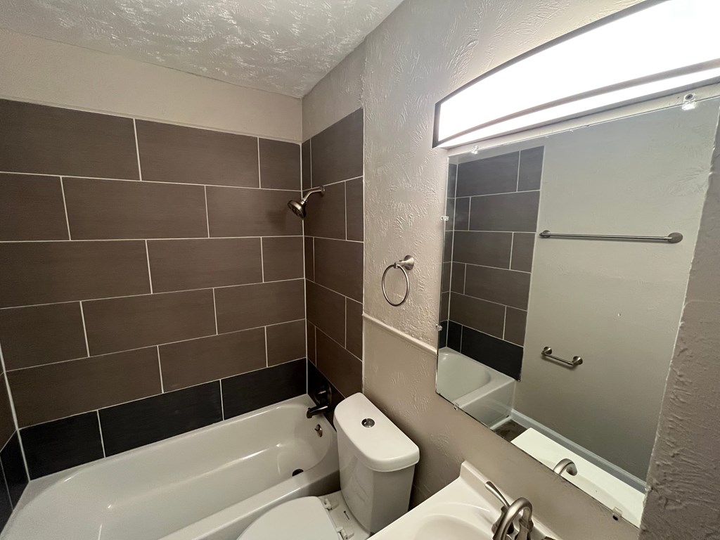 3248 S Llewellyn Ave 3 Beds House for Rent - Photo Gallery 9