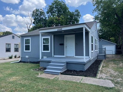 2546 Searcy Dr 2 Beds Apartment for Rent