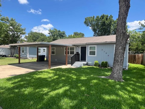 2100 Camden Dr 3 Beds Apartment for Rent