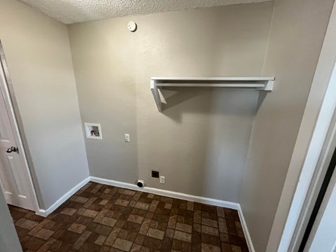 2223 Houston St 2 Beds Apartment for Rent