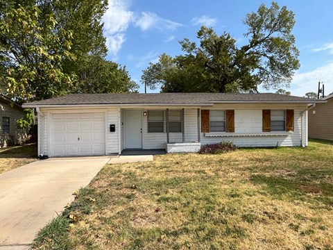 317 E Ridgewood Dr 3 Beds Apartment for Rent