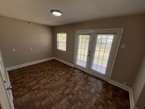 317 E Ridgewood Dr 3 Beds Apartment for Rent