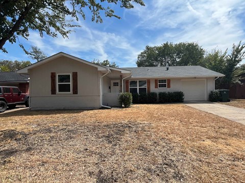 3218 Maple Dr 3 Beds Apartment for Rent