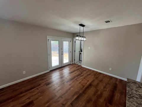 3218 Maple Dr 3 Beds Apartment for Rent
