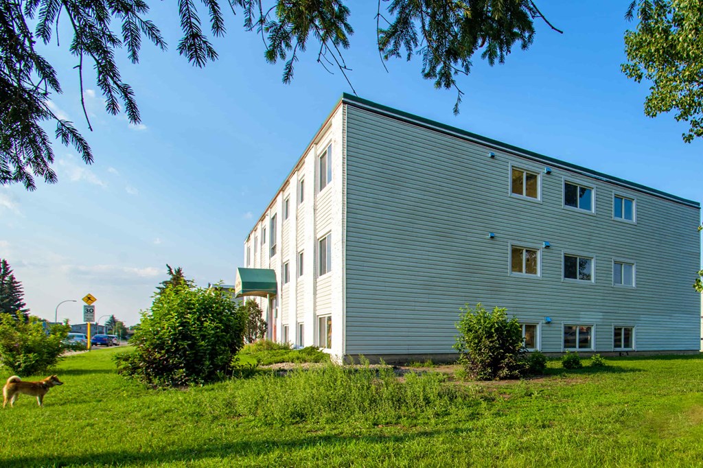 the building where the hotel is located