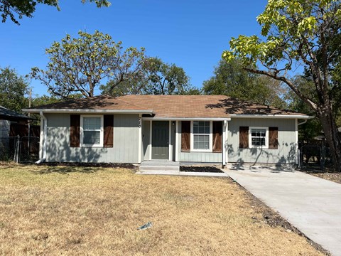 710 Apache Trce 3 Beds Apartment for Rent