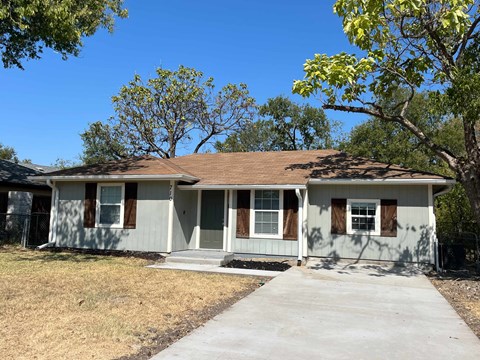 710 Apache Trce 3 Beds Apartment for Rent
