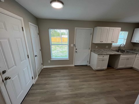 9527 Musgrave Dr 3 Beds Apartment for Rent