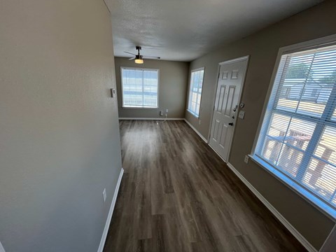 6814 Lockheed Ave 2 Beds Apartment for Rent