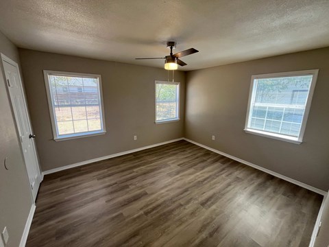 6814 Lockheed Ave 2 Beds Apartment for Rent