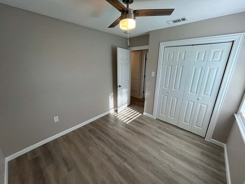 936 Pindar Ave 3 Beds Apartment for Rent