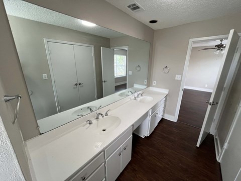 415 Towne House Ln 3 Beds House for Rent - Photo Gallery 4