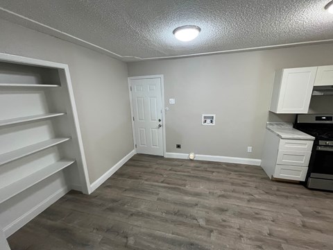 719 Fairwood Dr 4 Beds Apartment for Rent