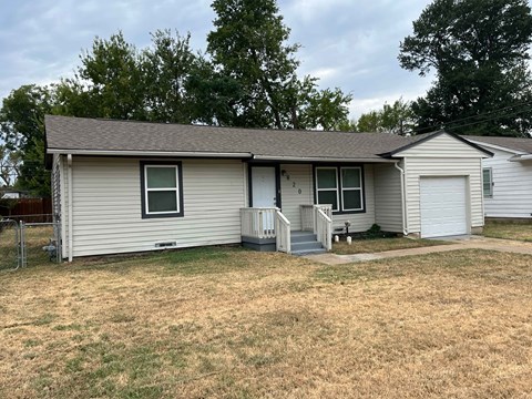820 E Edith St 2 Beds Apartment for Rent